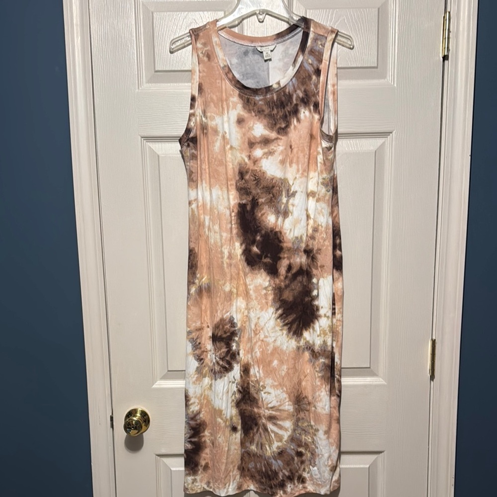 Brown and Tan Sleeveless Sheath Midi Dress